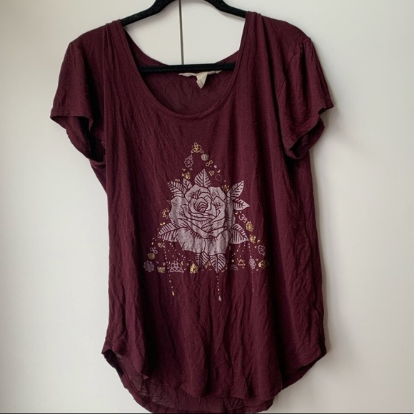 T-Shirt - Picture 1 of 2